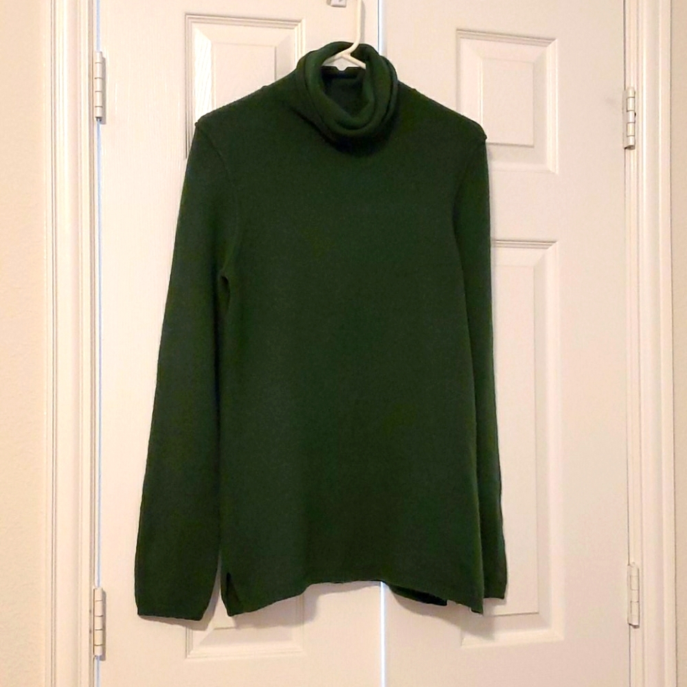 Gap Emerald green cowl/turtle neck sweater